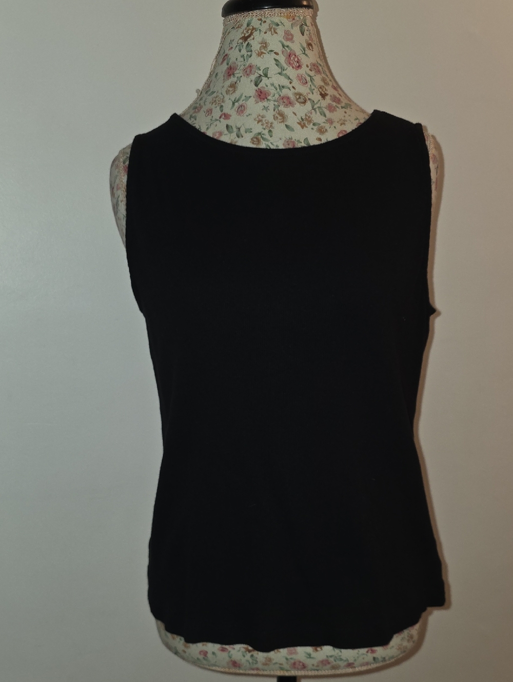 Women's Black Sleeveless Tank Top - Contemporary Essential